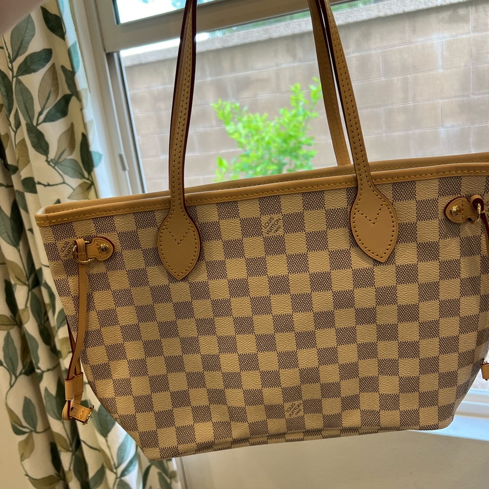 Brand New! Louis Vuitton Neverfull PM